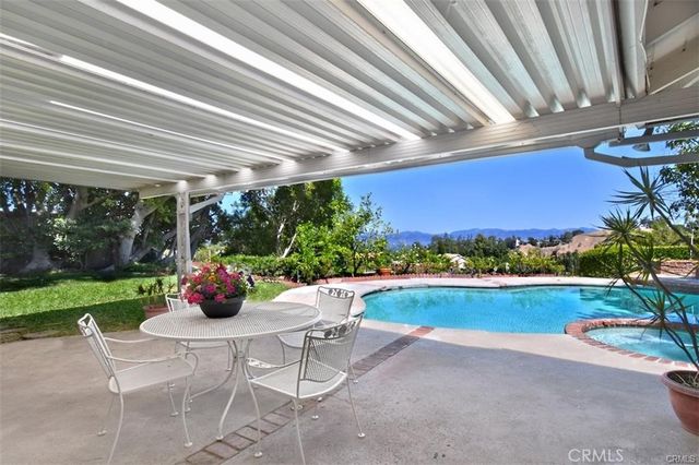 4061 Falling Leaf, Encino, CA 91316