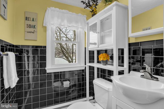 1972 DOUGLAS DRIVE, Carlisle, PA 17013