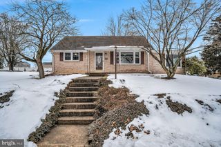 1972 DOUGLAS DRIVE, Carlisle, PA 17013