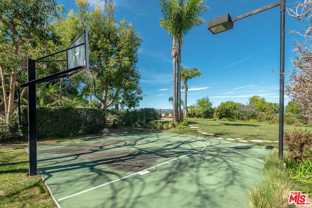 3843 Rock Hampton Drive, Tarzana, CA 91356