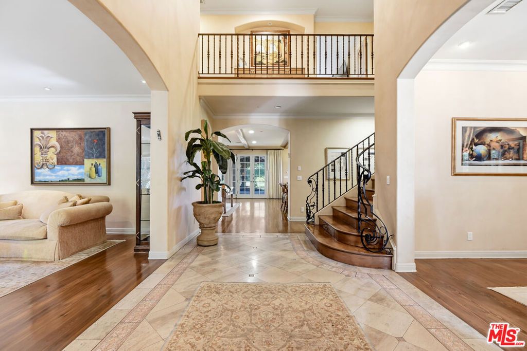3843 Rock Hampton Drive, Tarzana, CA 91356
