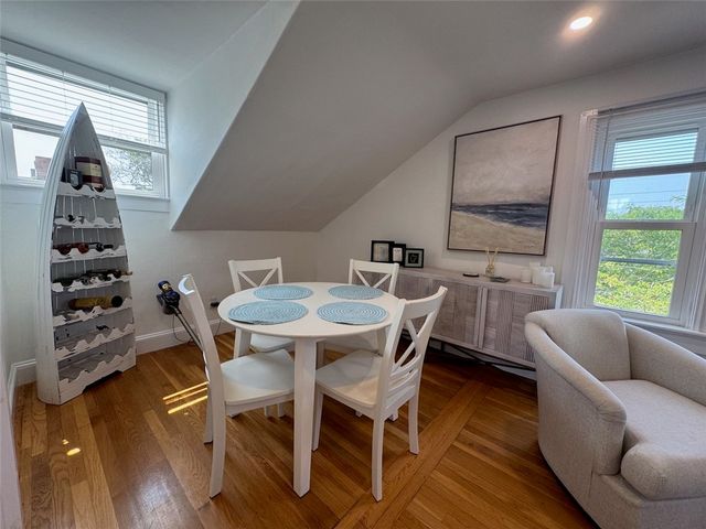 8 Barney Street 3, Newport, RI 02840