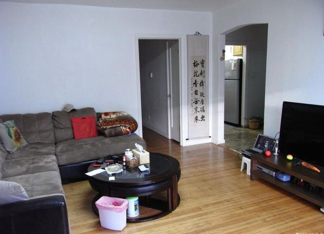 1122 Gilman Avenue, San Francisco, CA 94124