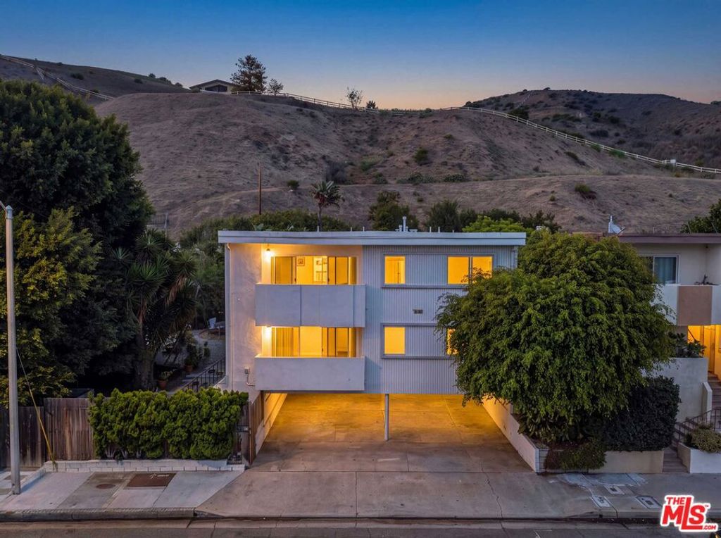 22357 Pacific Coast Highway, Malibu, CA 90265 — photo 2
