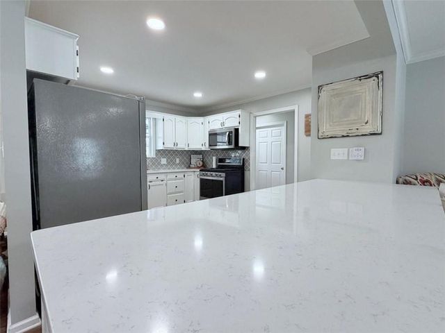 2053 Buttermilk Road, Cave Spring, GA 30124