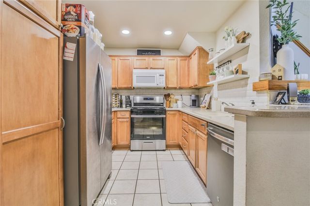 988 W Arrow Highway E, Upland, CA 91786