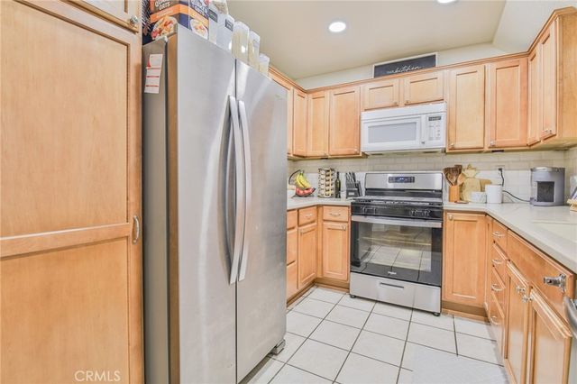 988 W Arrow Highway E, Upland, CA 91786