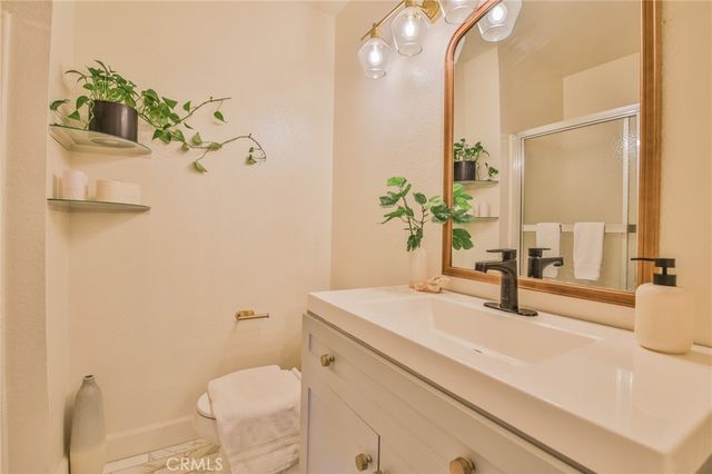 988 W Arrow Highway E, Upland, CA 91786
