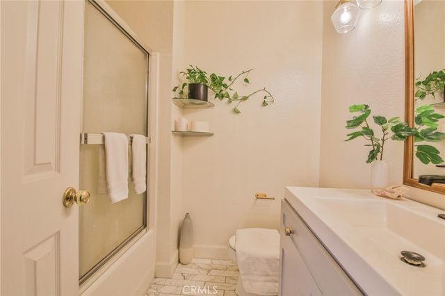 988 W Arrow Highway E, Upland, CA 91786