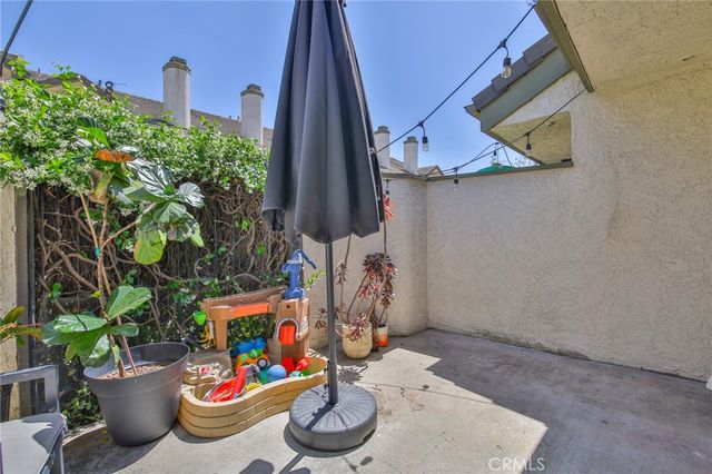 988 W Arrow Highway E, Upland, CA 91786