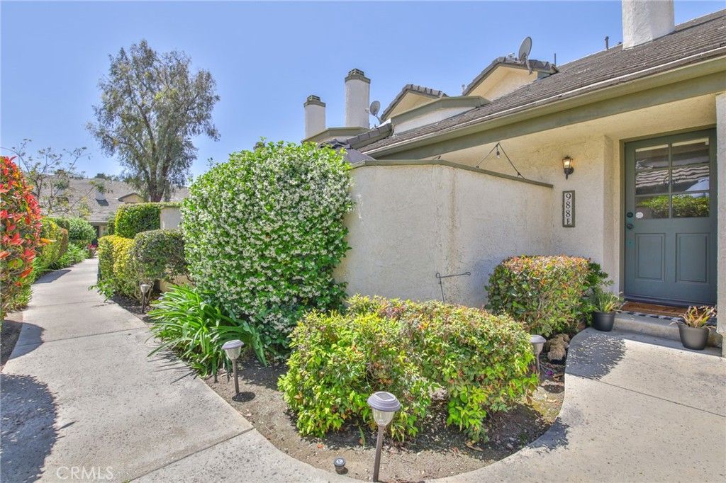 988 W Arrow Highway E, Upland, CA 91786