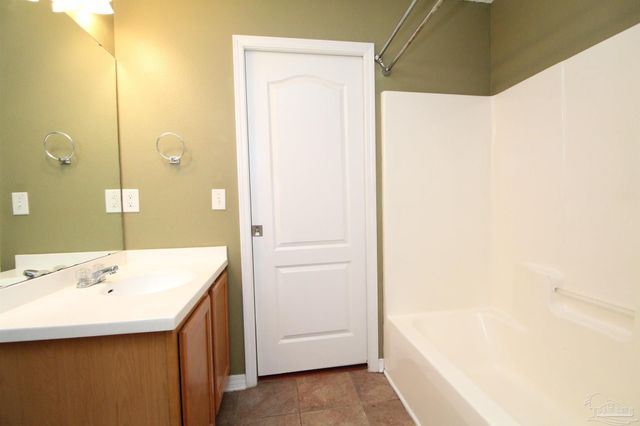 6462 Sarasota St, Pensacola, FL 32526