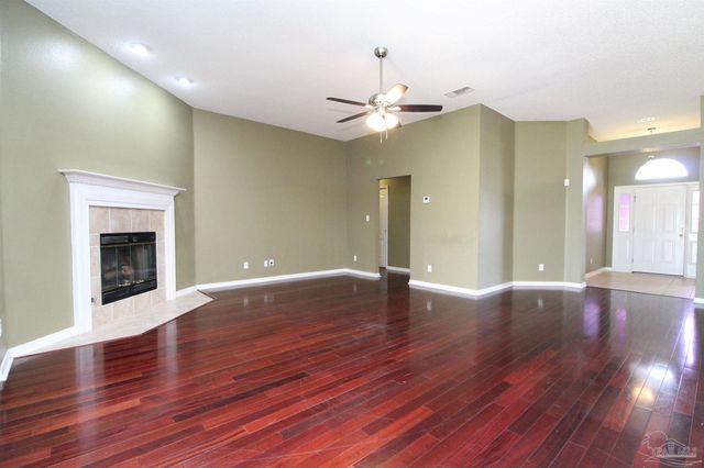 6462 Sarasota St, Pensacola, FL 32526