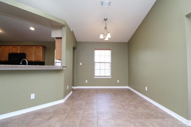 6462 Sarasota St, Pensacola, FL 32526