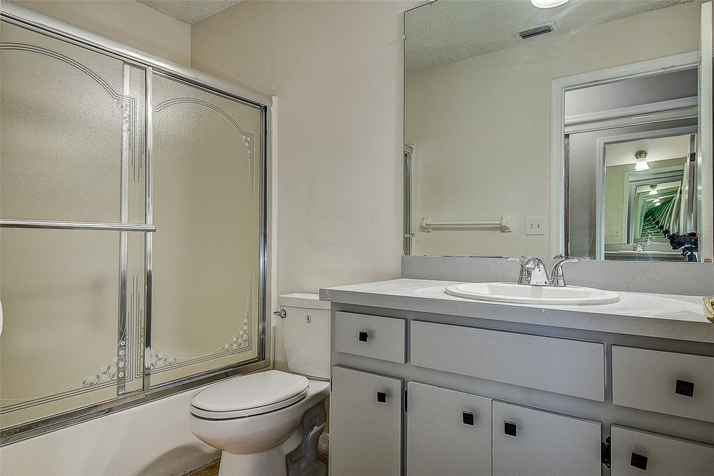 Image 15 of property listing at 4414 VENICE DRIVE, Land O Lakes, FL 34639