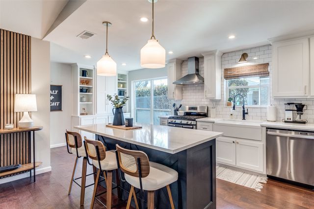 702 Wildgrove Drive, Garland, TX 75041