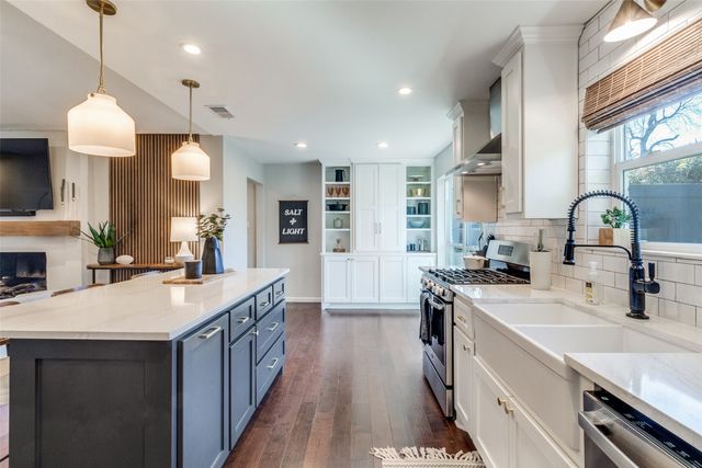 702 Wildgrove Drive, Garland, TX 75041