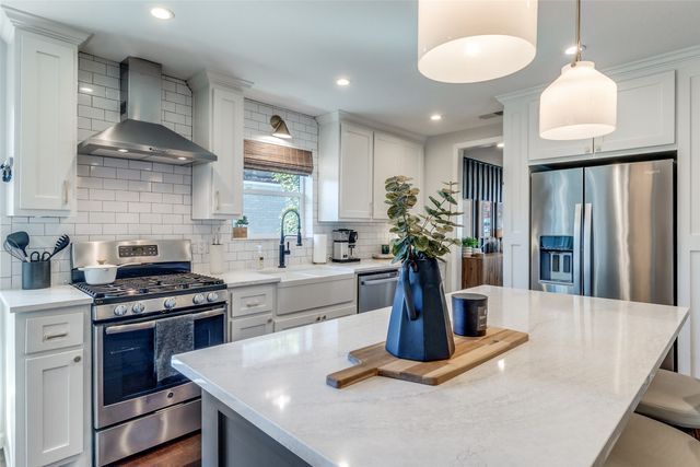 702 Wildgrove Drive, Garland, TX 75041