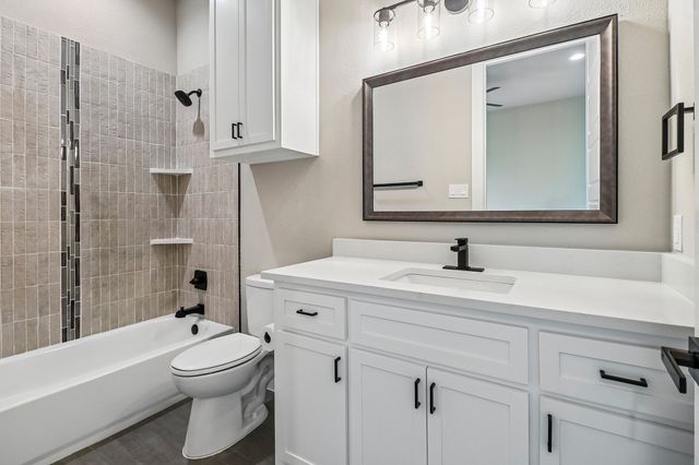 3080 Glen Oaks Drive, Waxahachie, TX 75165