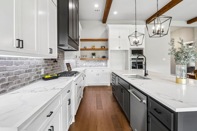 3080 Glen Oaks Drive, Waxahachie, TX 75165