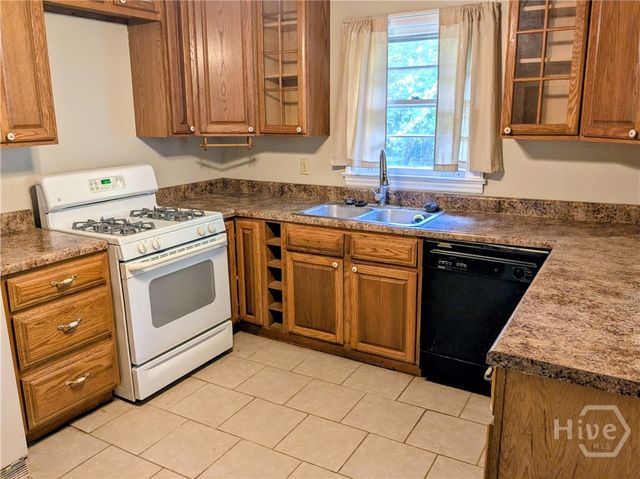 12 Dyches Drive, Savannah, GA 31406