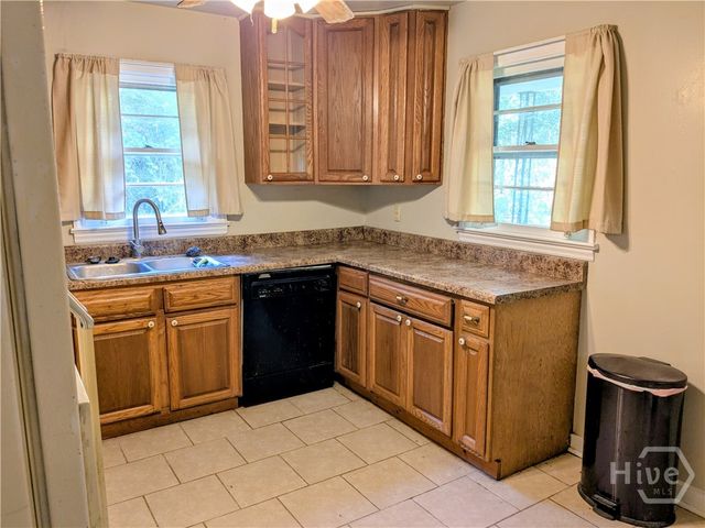 12 Dyches Drive, Savannah, GA 31406