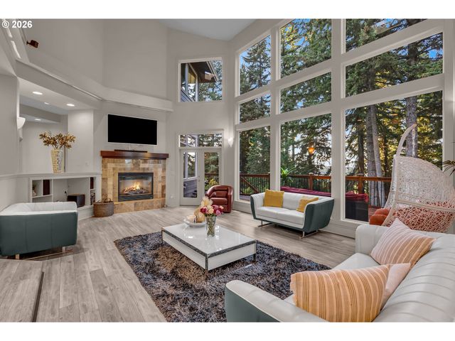 13829 Se CLAREMONT St, Happy Valley, OR 97086