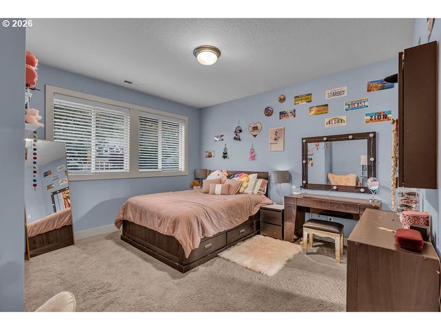 13829 Se CLAREMONT St, Happy Valley, OR 97086