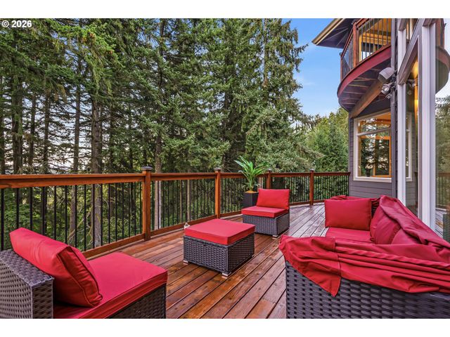 13829 Se CLAREMONT St, Happy Valley, OR 97086