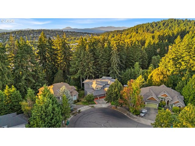 13829 Se CLAREMONT St, Happy Valley, OR 97086