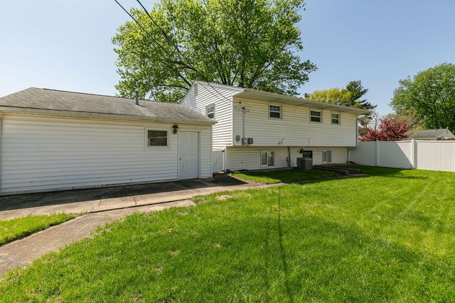 5003 45th Avenue Court, Moline, IL 61265