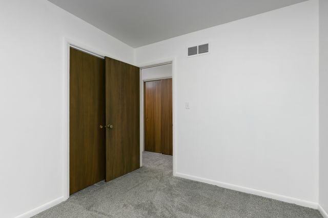 5003 45th Avenue Court, Moline, IL 61265