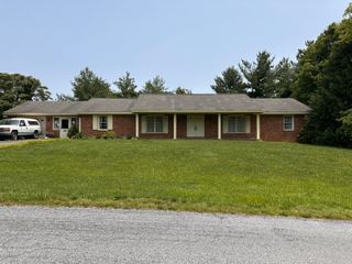 199 Jamestown RD, Daleville, VA 24083