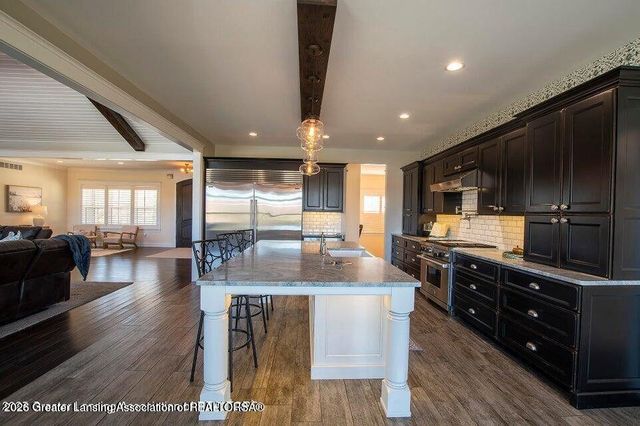 9285 Guinea Road, Grand Ledge, MI 48837