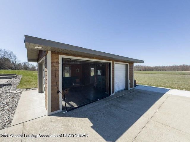 9285 Guinea Road, Grand Ledge, MI 48837