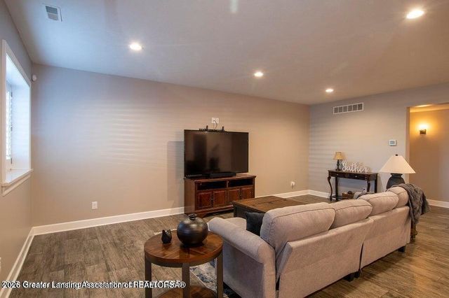 9285 Guinea Road, Grand Ledge, MI 48837