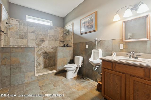 9285 Guinea Road, Grand Ledge, MI 48837