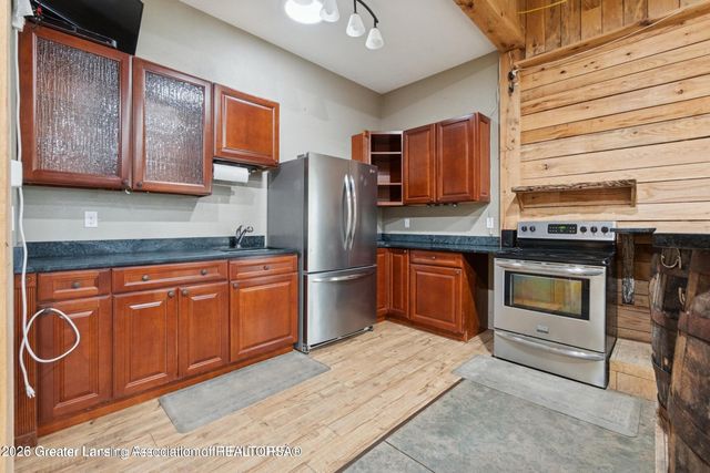 9285 Guinea Road, Grand Ledge, MI 48837