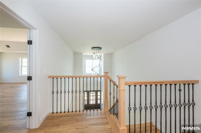 9 Emerald Drive, Hamburg, NJ 07419