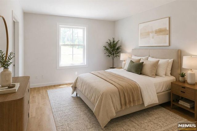 9 Emerald Drive, Hamburg, NJ 07419
