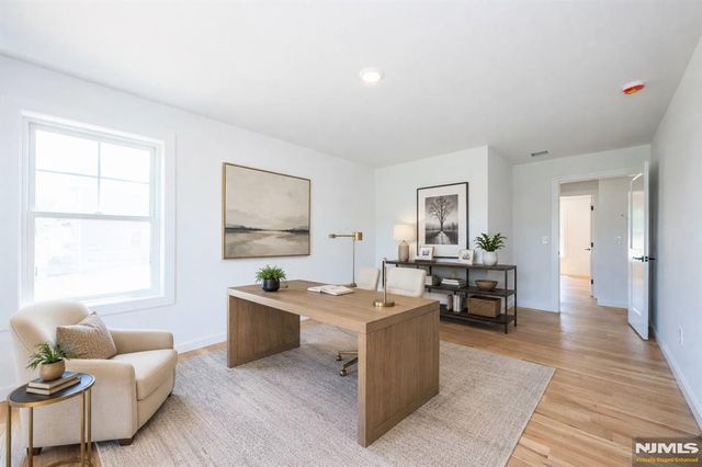 9 Emerald Drive, Hamburg, NJ 07419