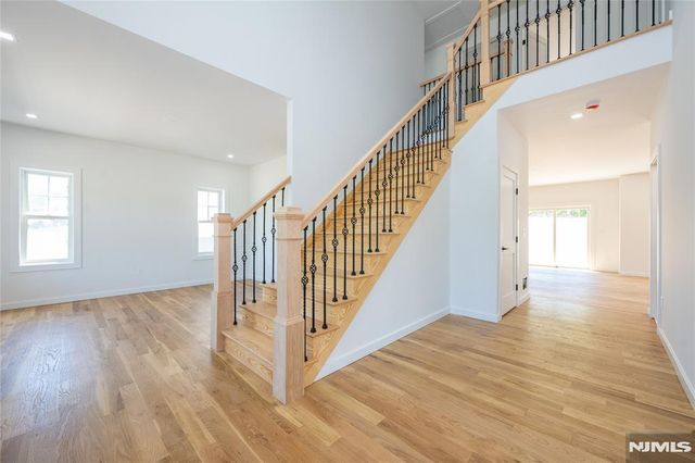 9 Emerald Drive, Hamburg, NJ 07419