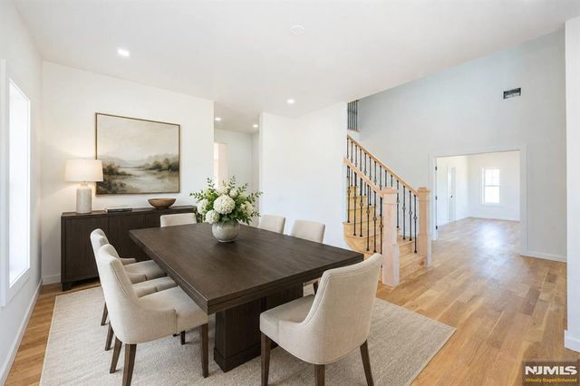 9 Emerald Drive, Hamburg, NJ 07419