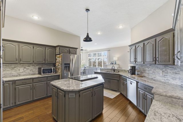 3770 E Turtle Hatch Road, Springfield, MO 65809