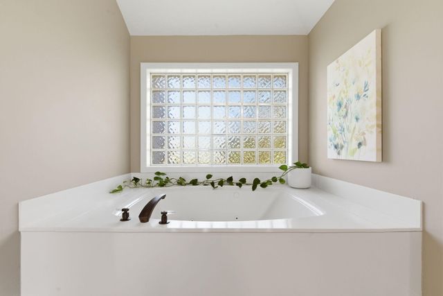 3770 E Turtle Hatch Road, Springfield, MO 65809