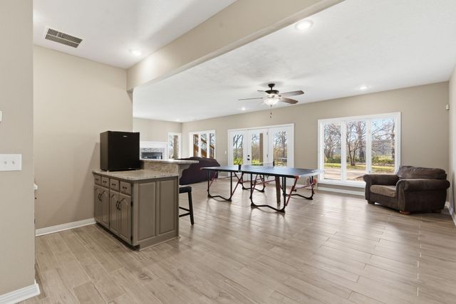 3770 E Turtle Hatch Road, Springfield, MO 65809