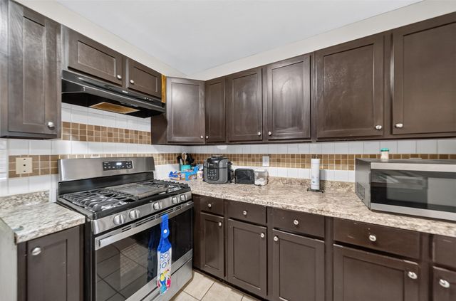 9314 Londonderry, Tyler, TX 75703