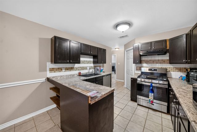 9314 Londonderry, Tyler, TX 75703