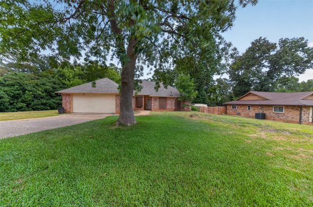 9314 Londonderry, Tyler, TX 75703