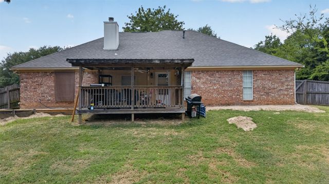 9314 Londonderry, Tyler, TX 75703